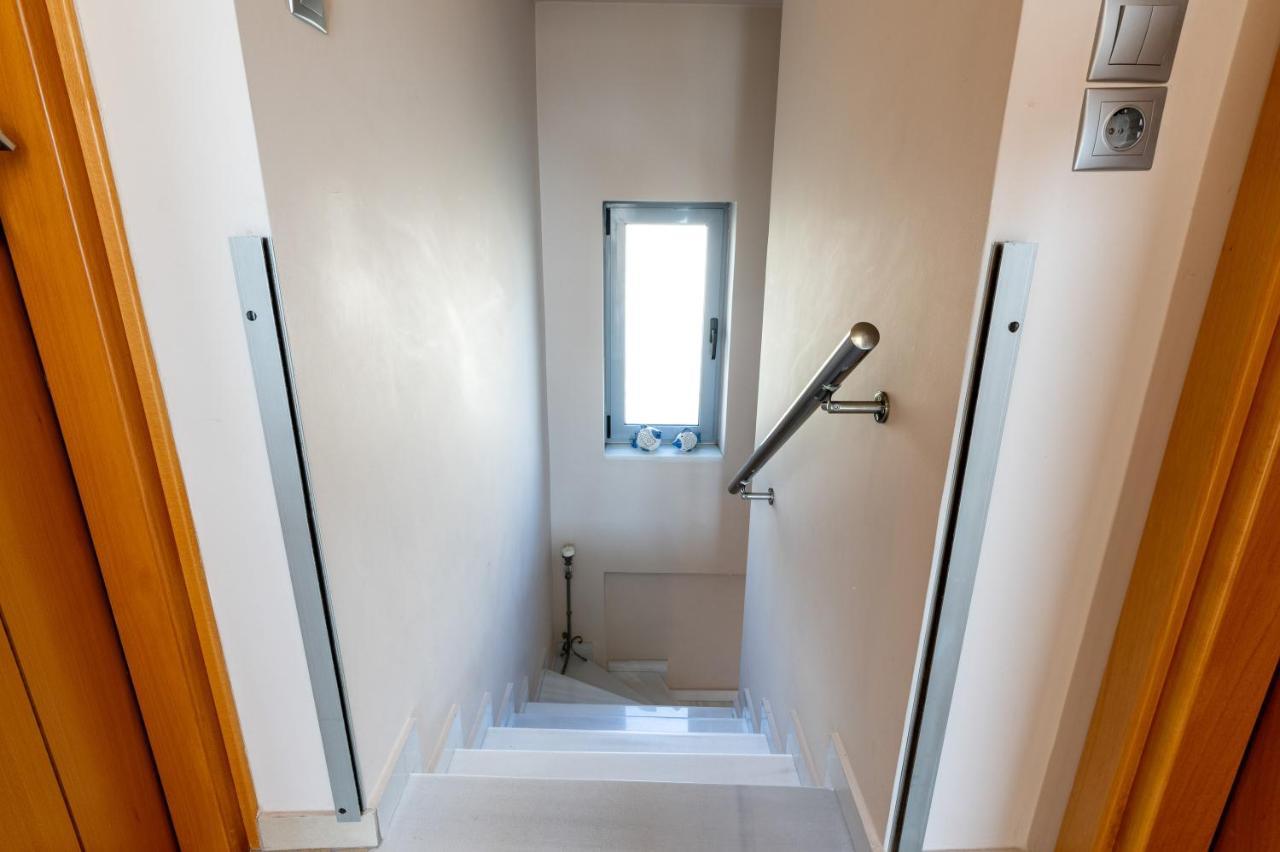 Elegant New Maisonette Near The Sea Aegina Bagian luar foto