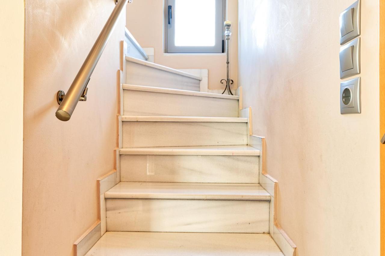 Elegant New Maisonette Near The Sea Aegina Bagian luar foto